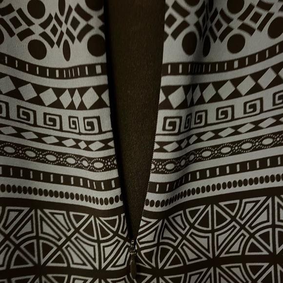 Ann Taylor LOFT Slate Blue & Black Geometric Print Shift Dress w/Scalloped Hem - Picture 12 of 15